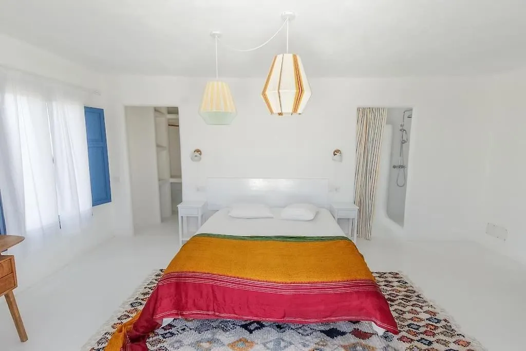 לאחארס Villa Alfonso New, With Local Traditional Style