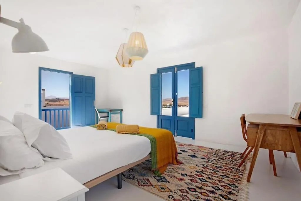 לאחארס Villa Alfonso New, With Local Traditional Style