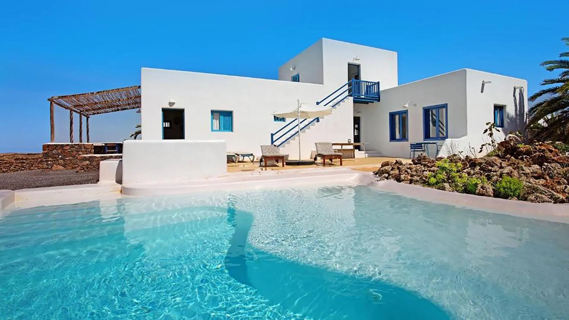 לאחארס Villa Alfonso New, With Local Traditional Style