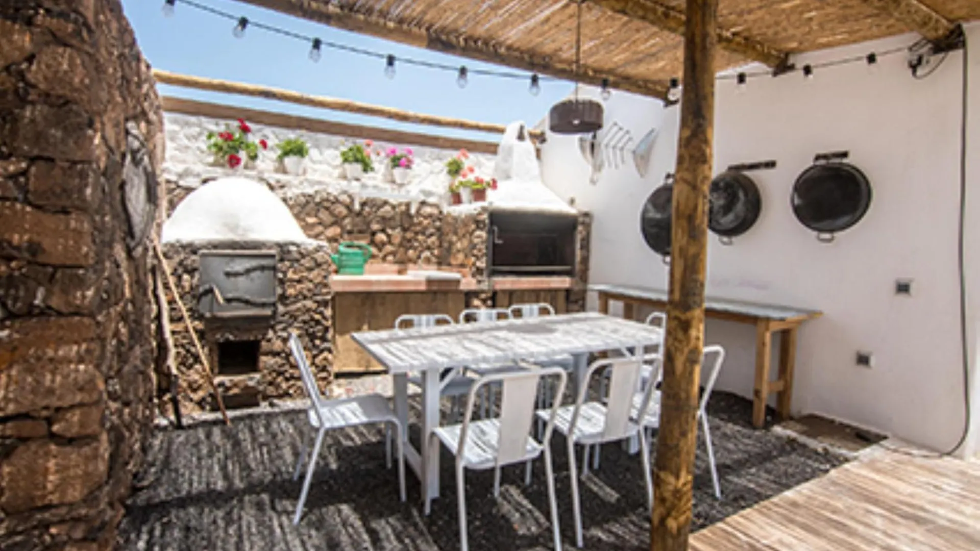 לאחארס Villa Alfonso New, With Local Traditional Style