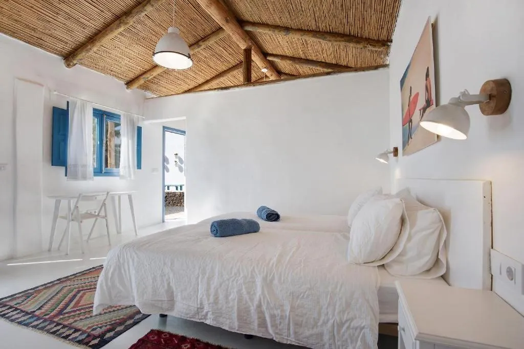 לאחארס Villa Alfonso New, With Local Traditional Style